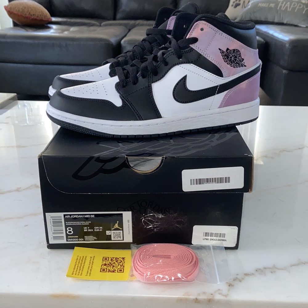 Nike Air Jordan Mid SE (Coral)